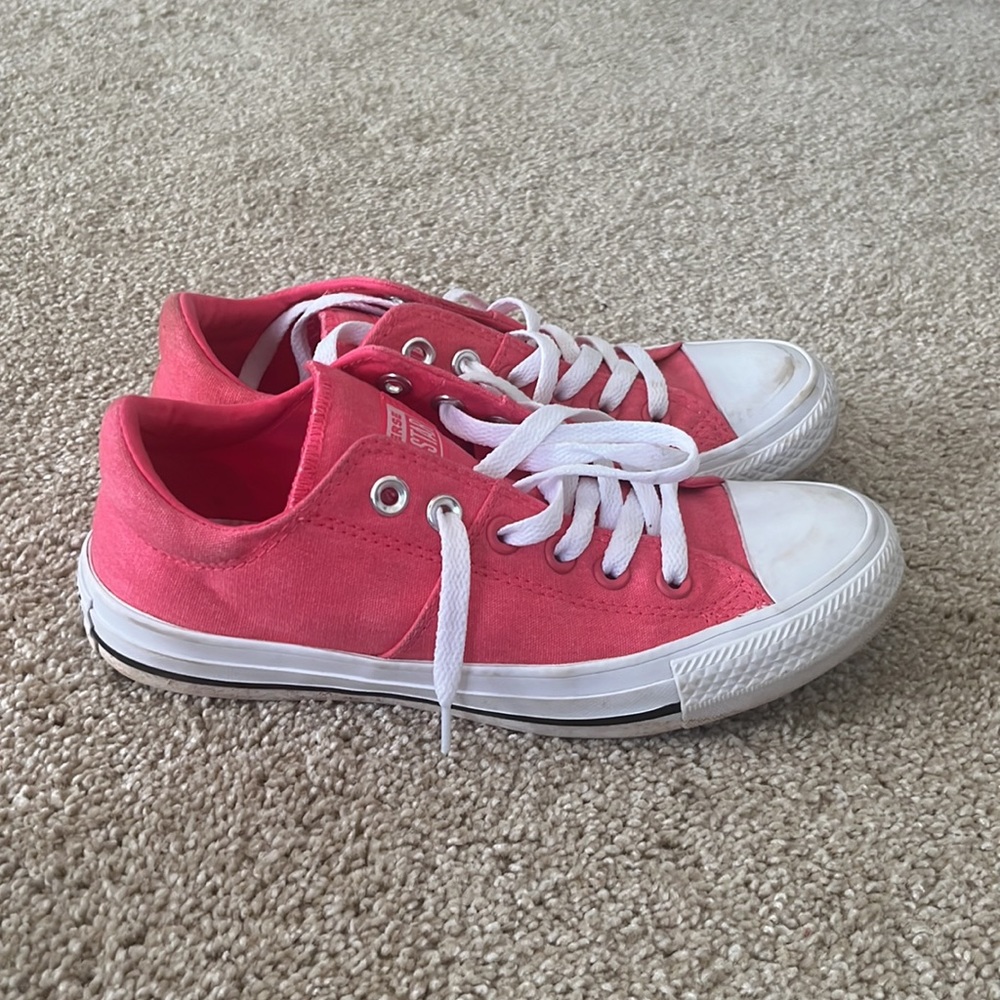 Pink Converse - Picture 4 of 5